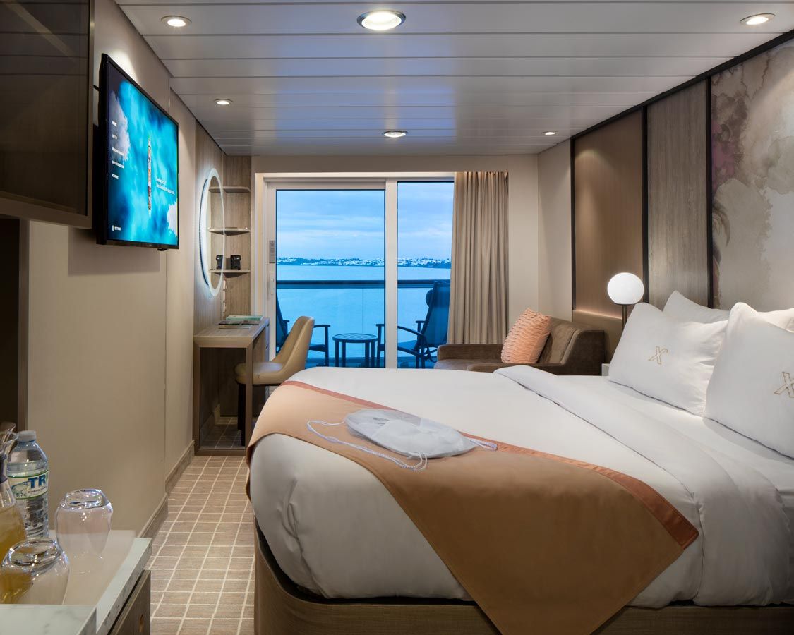 Cabina cu balcon Concierge Class categoria C2 pe Celebrity Millennium