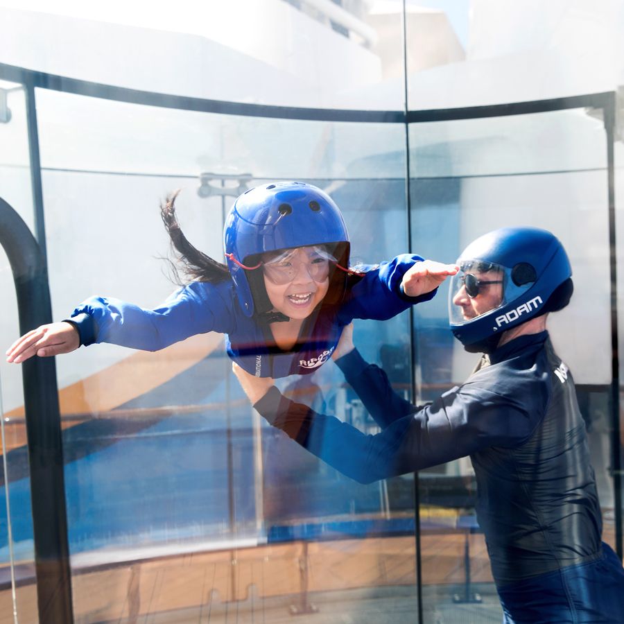 Simulator skydiving RipCord by iFly pe Royal Caribbean International