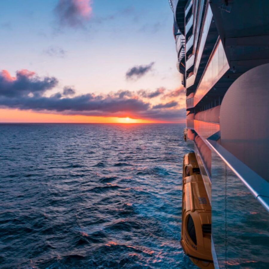 apus pe vas, symphony of the seas, vas de croaziera