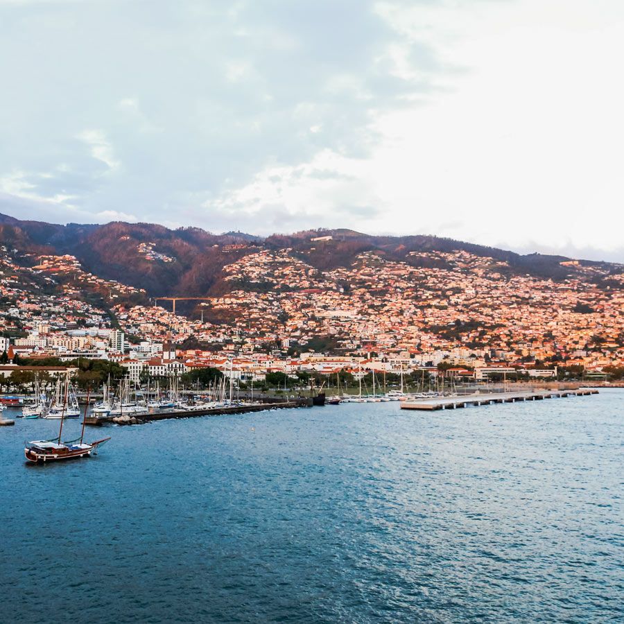 Croaziera Barcelona, Spania, Cartagena, Spania, Roma (Civitavecchia), Italia, 10 nopti, iunie 2027, Celebrity Equinox, Celebrity Cruises®
