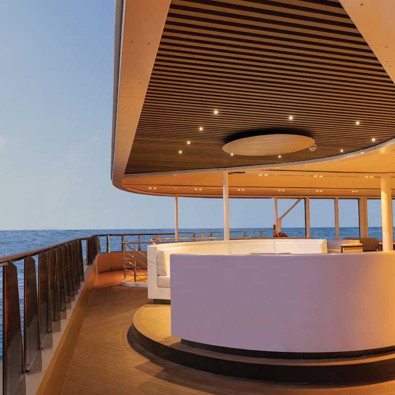 Explorer Lounge - RCCL