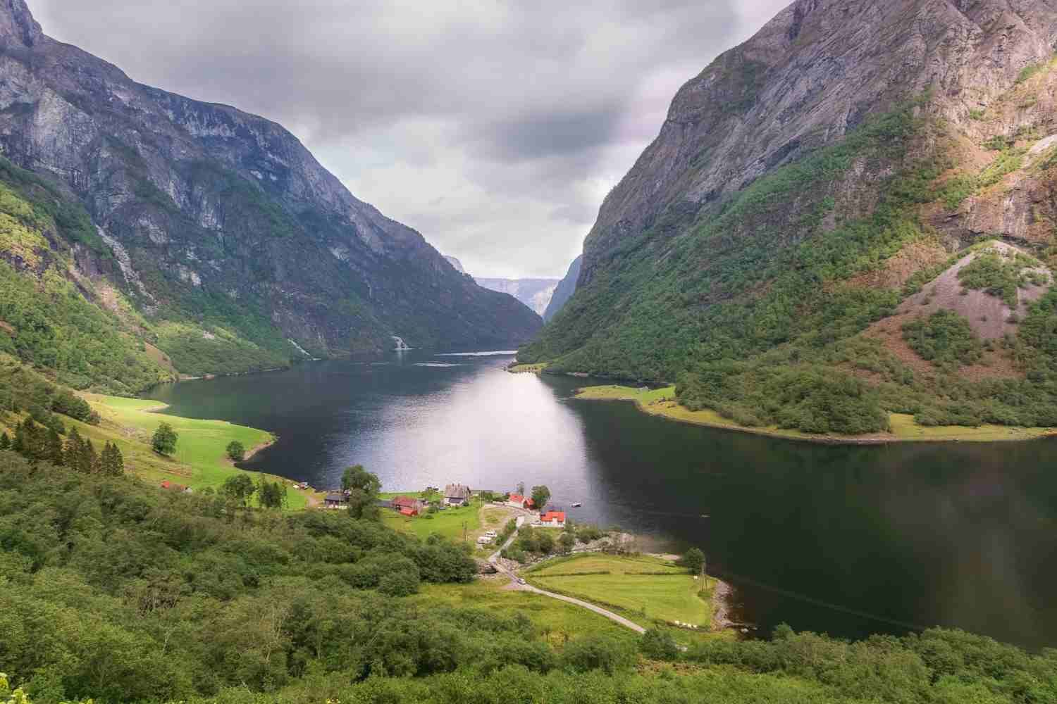 fiorduri Norvegia - case, mare.LTS