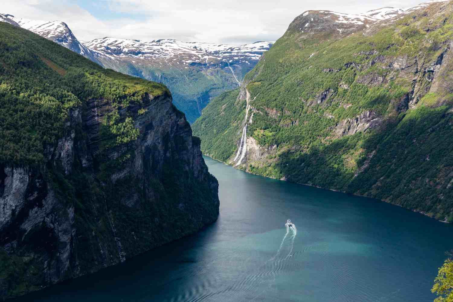 fiorduri Norvegia - mare, munti.LTS