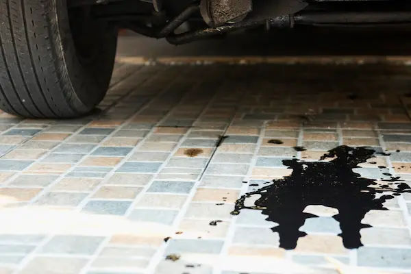 Is It Normal For An Old Car To Leak Oil? - wowOwow