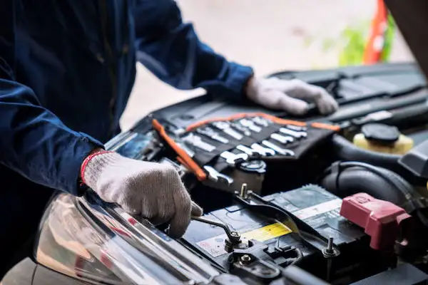 causes car batteries
