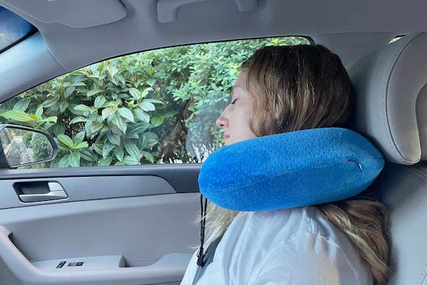 Neck support pillows