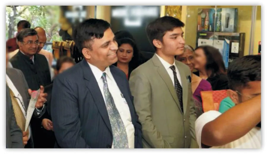 Opening ceremony with guests at a CKS event