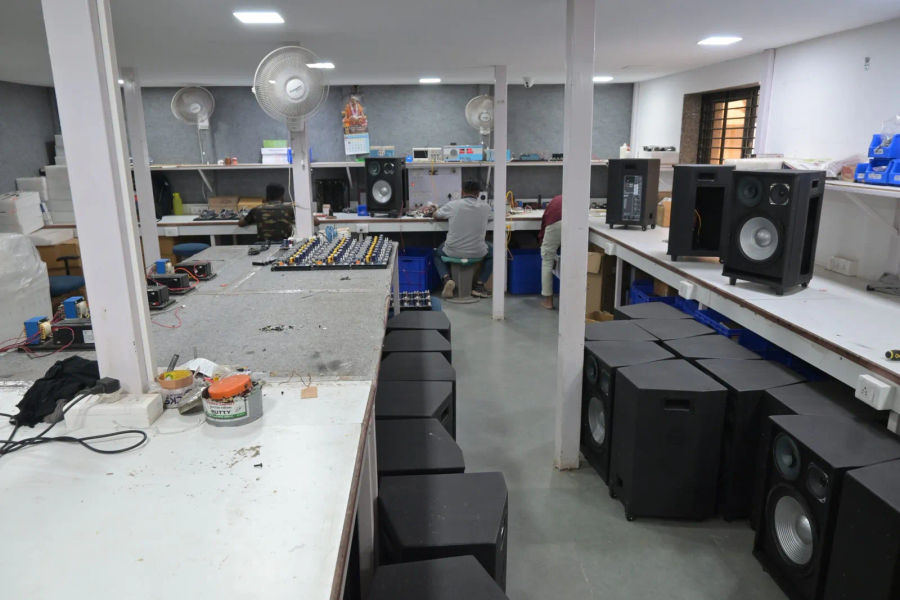Professional loudspeaker assembly