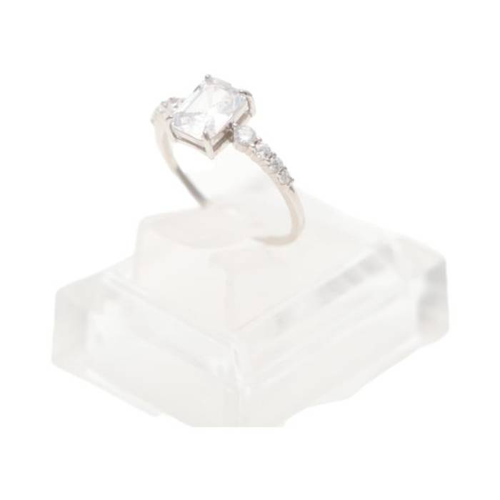 Sparkling Elegance: Sterling Silver Cubic Zirconia Ring for Statement Style – Image 4