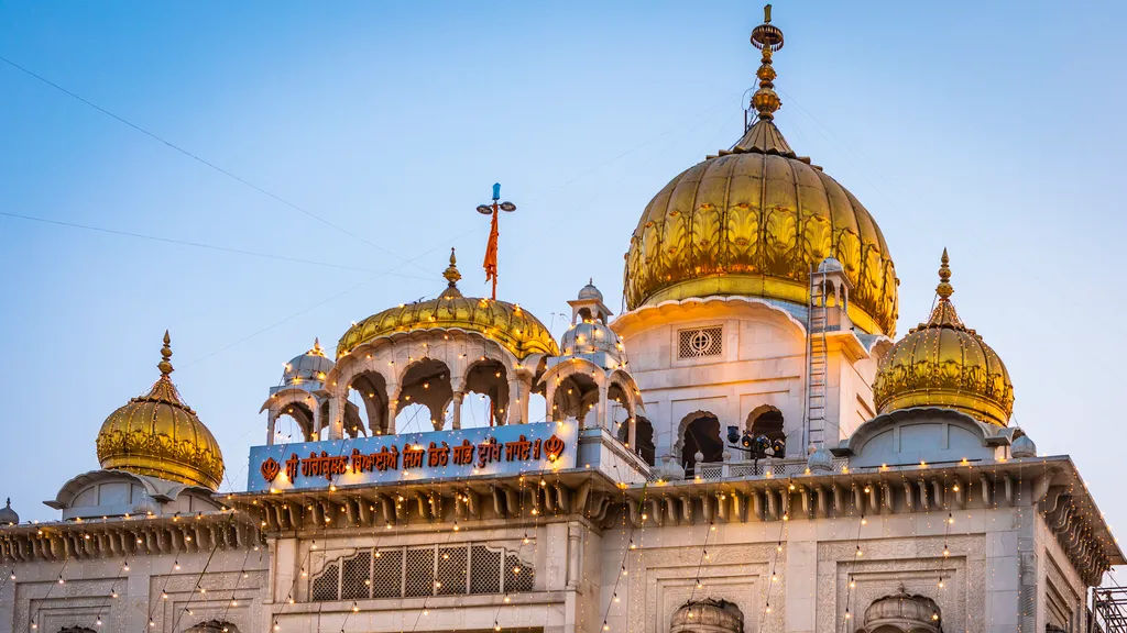 Bangla Sahib Gurdwara: A Sikh Pilgrimage Site in Delhi