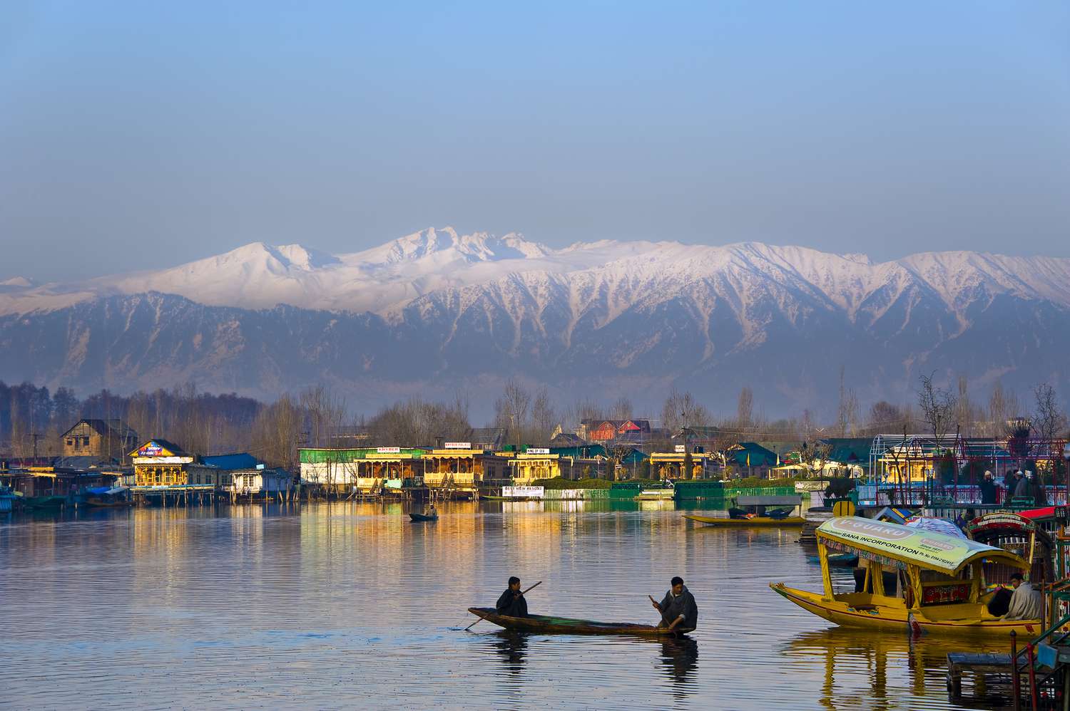 Srinagar: A City of Enchanting Beauty and Vibrant Culture