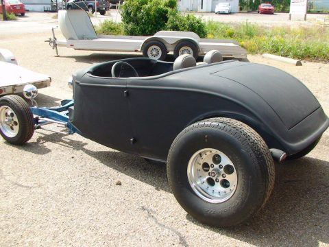 Fiberglass body 1933 Ford project for sale