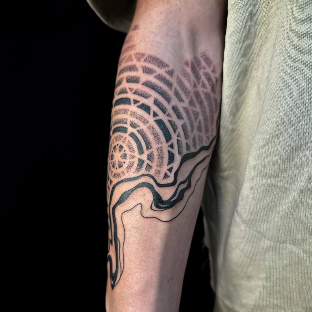 Geometric tattoo by Giada