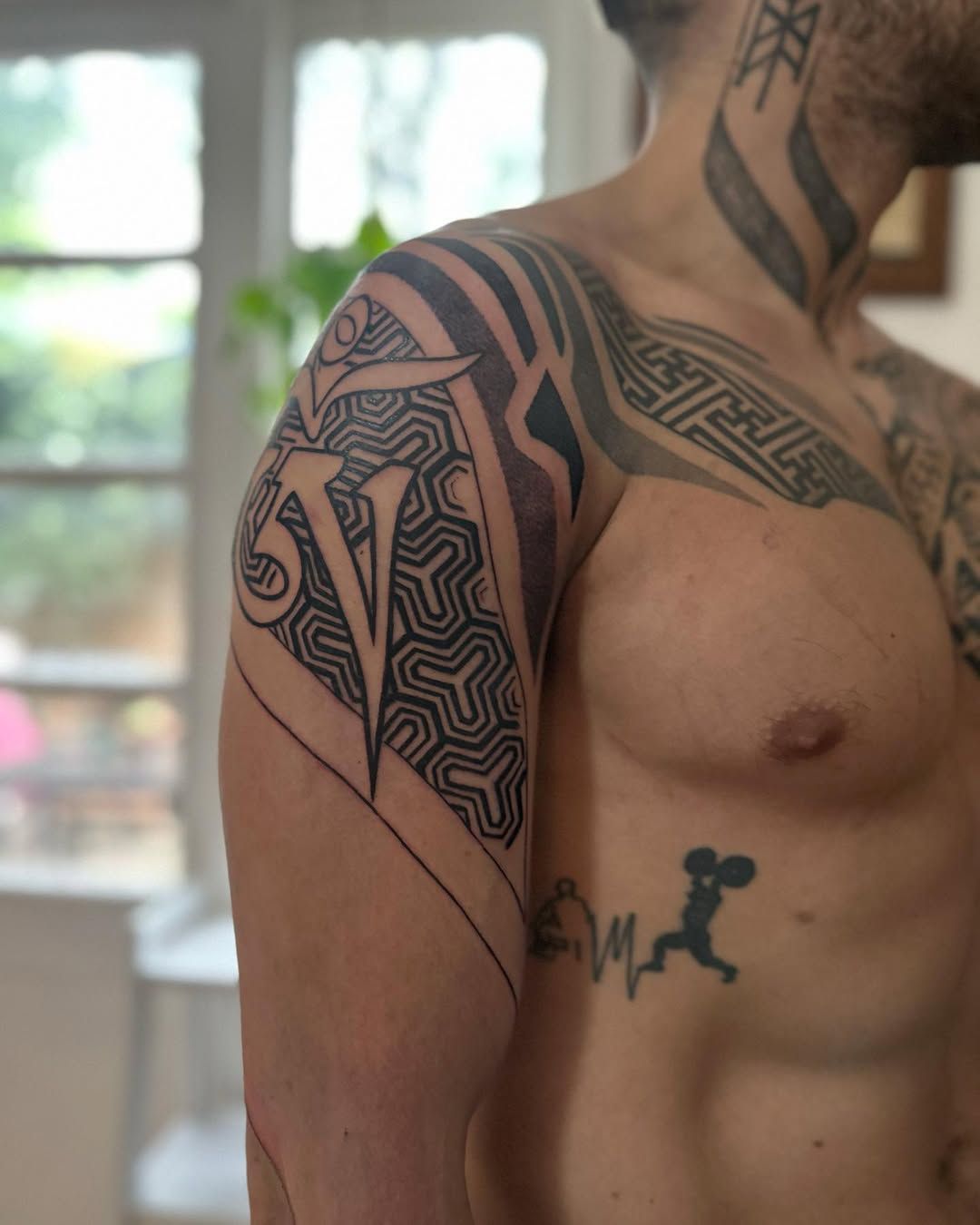 Geometric tattoo by Giada