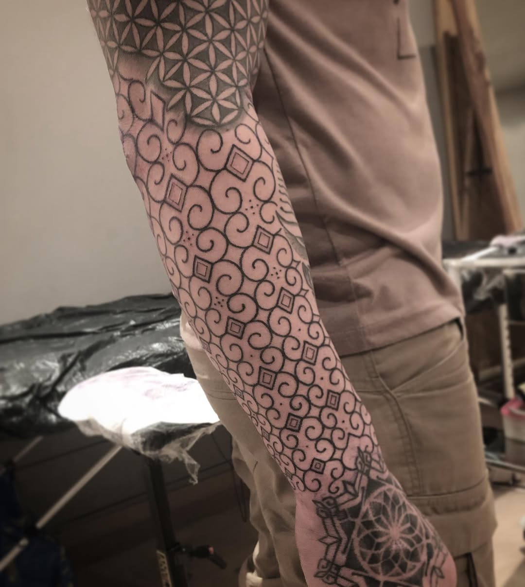 Hand poke tattoo by Arne