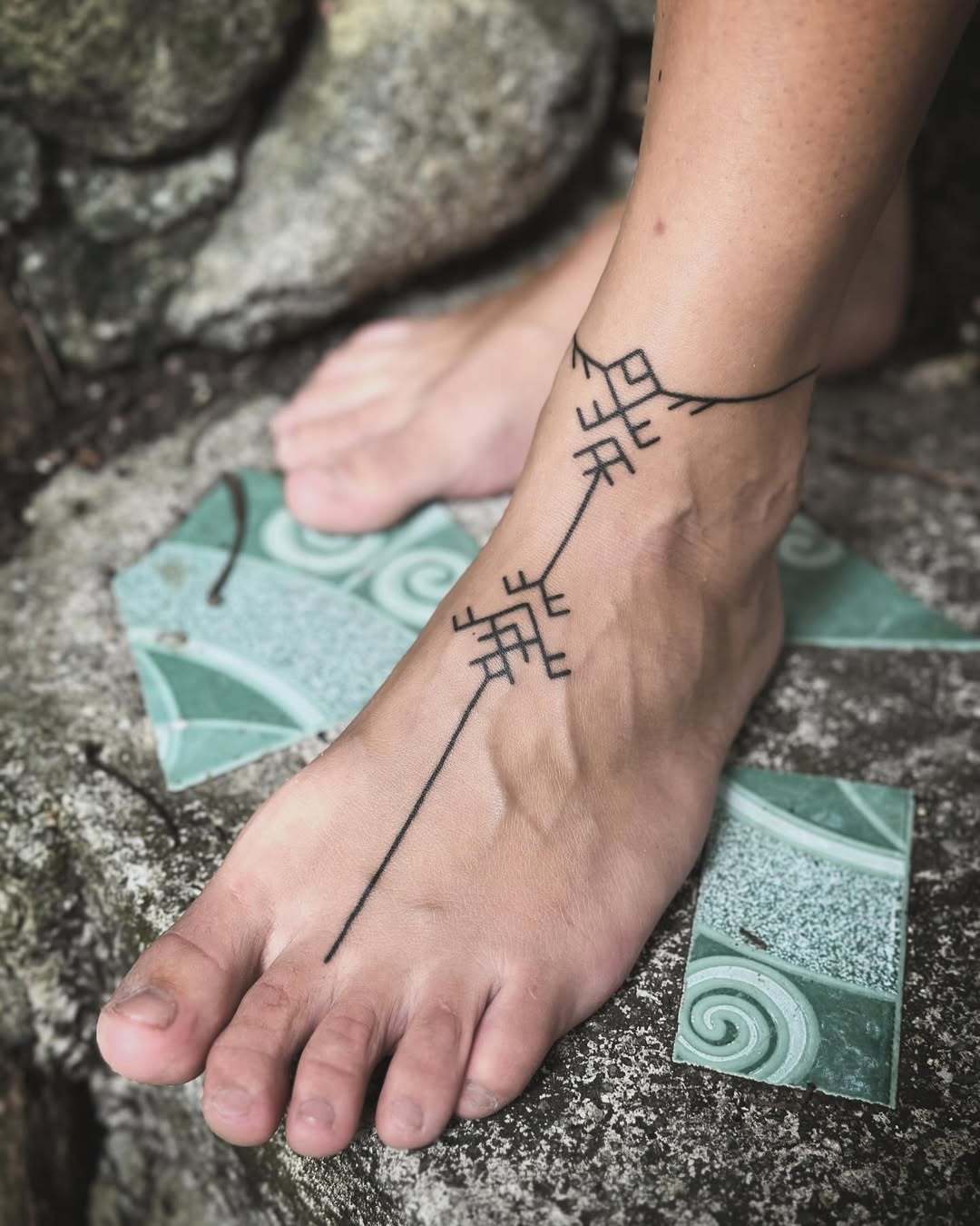 Hand poke tattoo by Arne