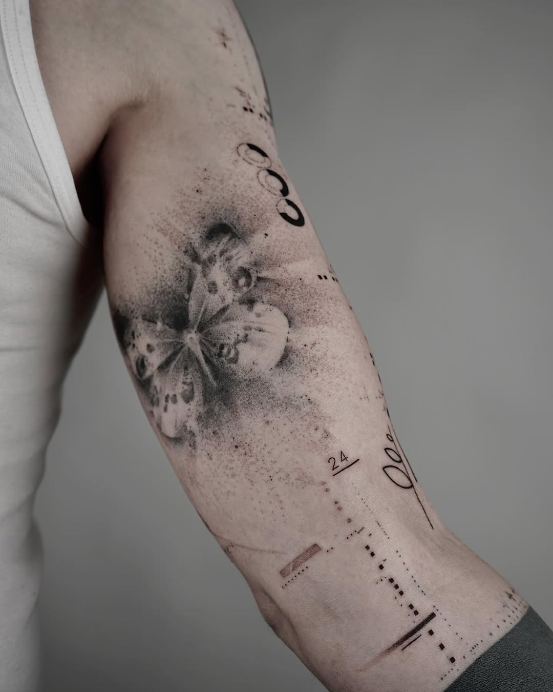 Minimalistic tattoo by Juliakay