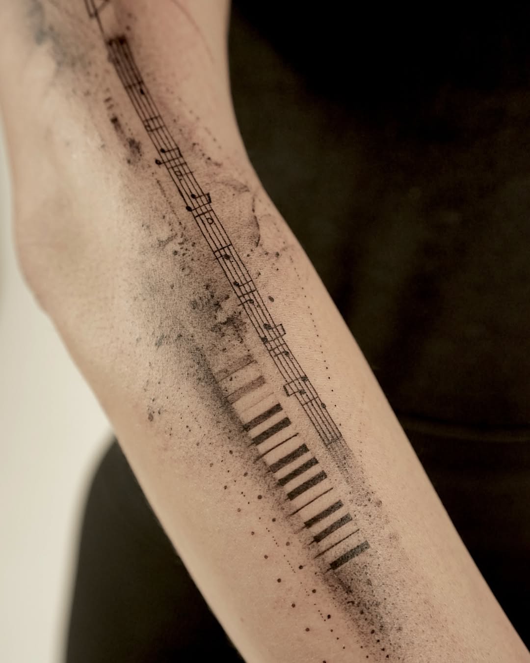 Minimalistic tattoo by Juliakay