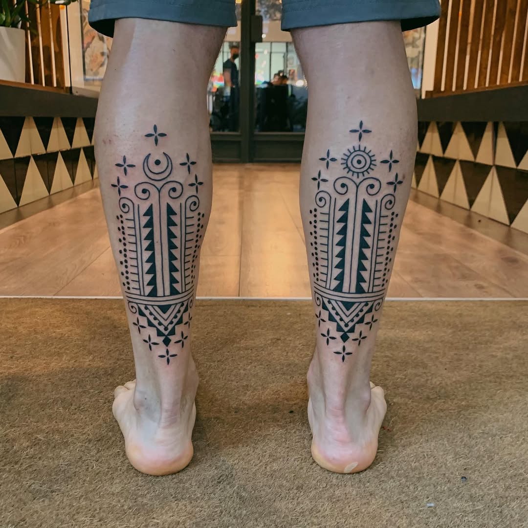 Ornamental tattoo by Beve
