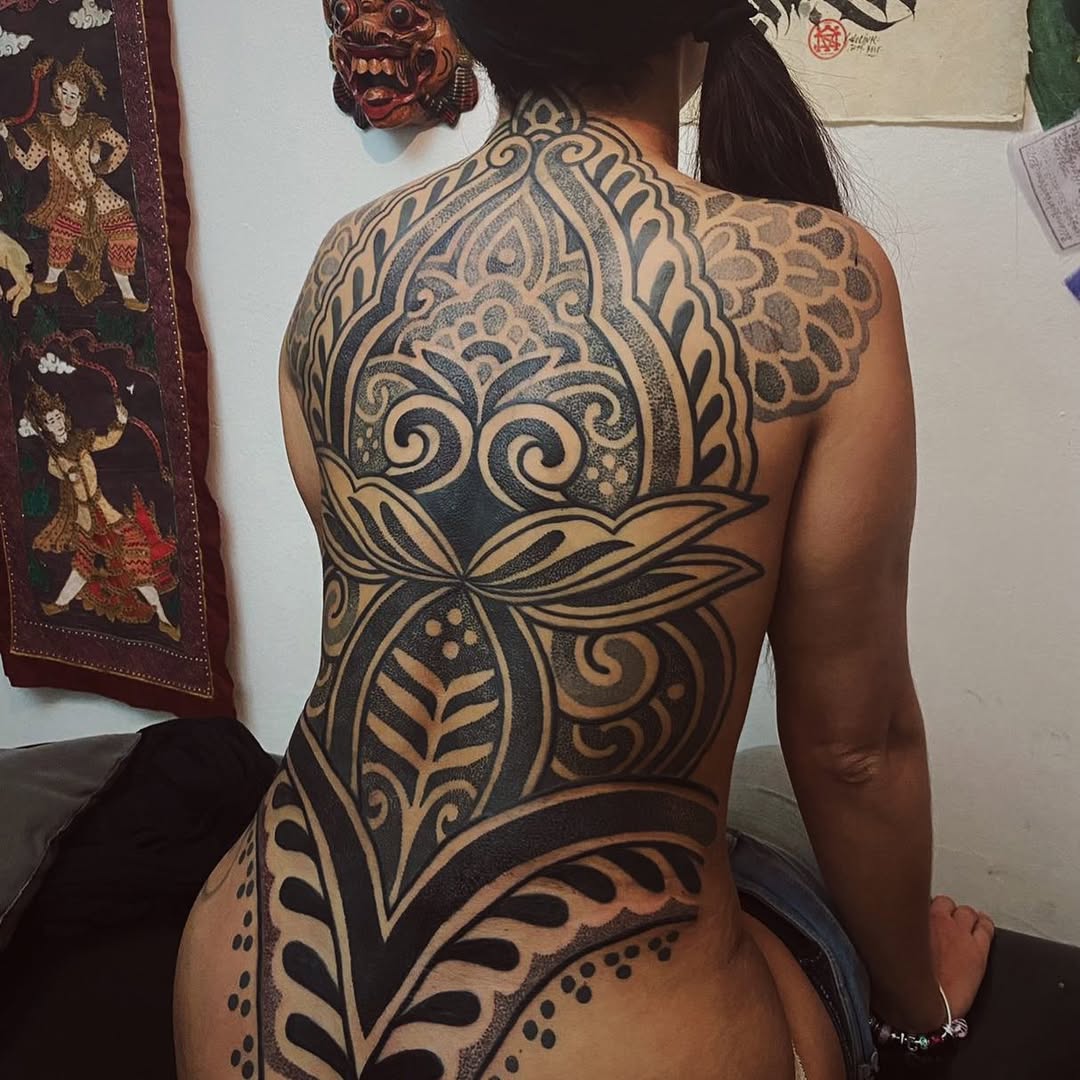 Ornamental tattoo by Beve