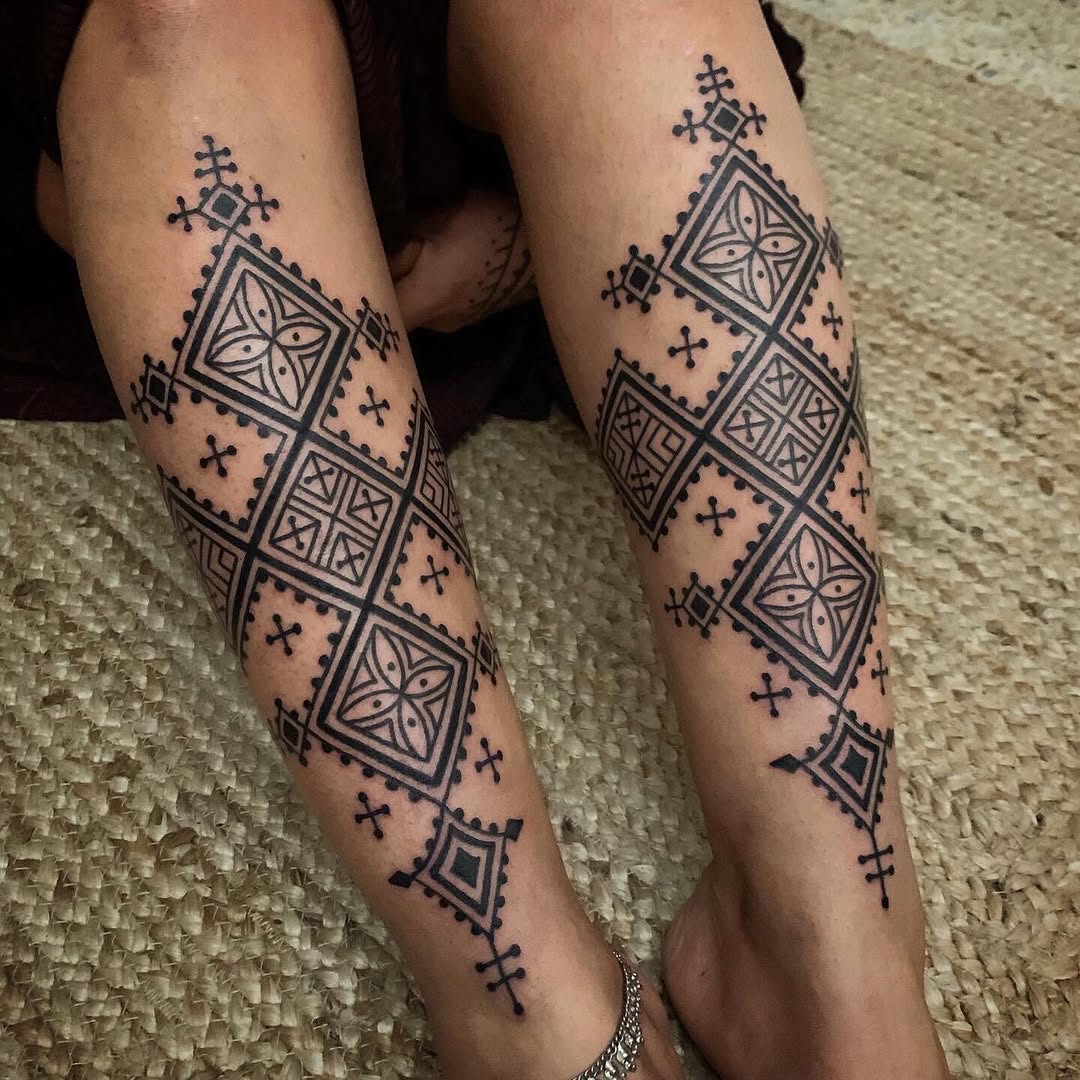 Ornamental tattoo by Beve