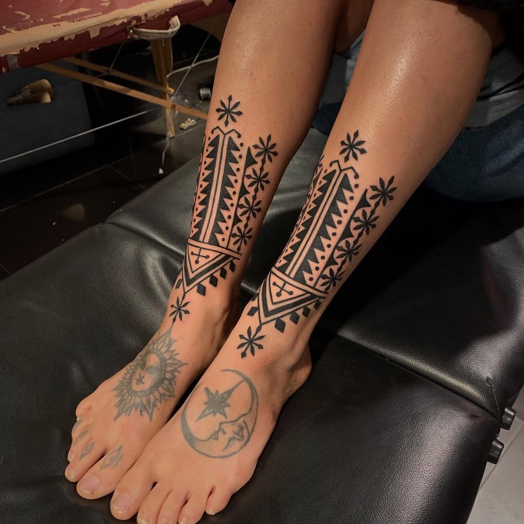 Ornamental tattoo by Beve