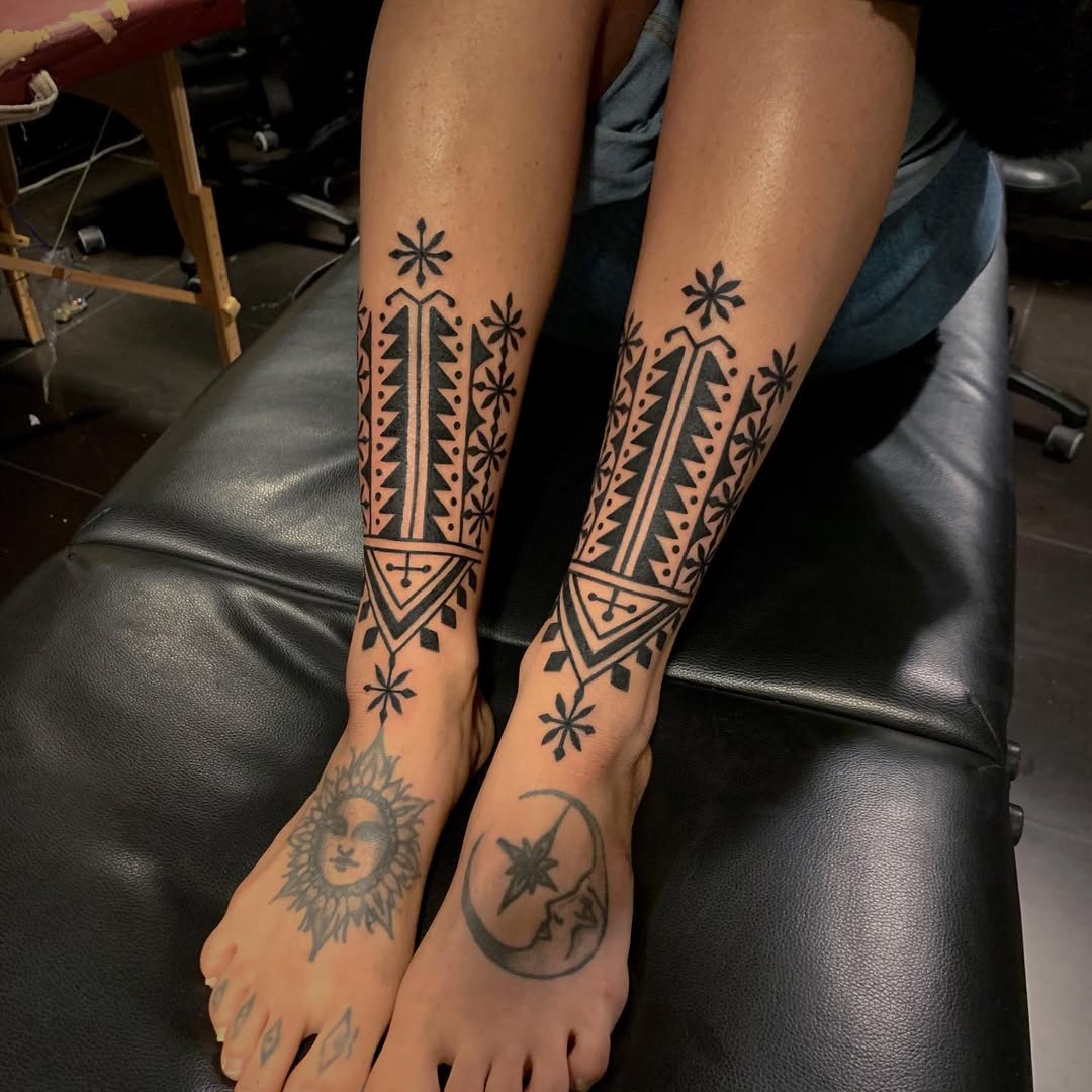Ornamental tattoo by Beve