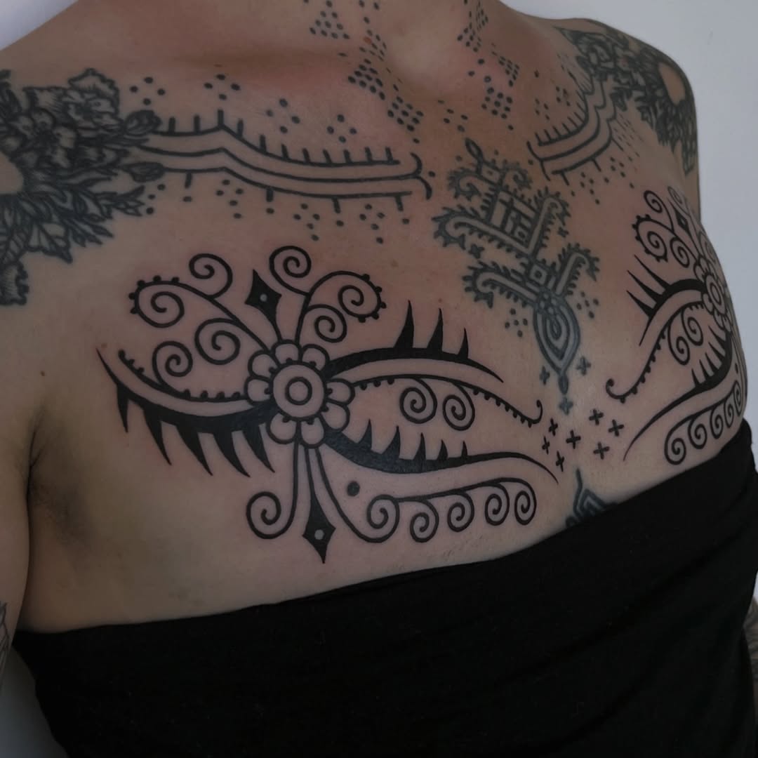 Ornamental tattoo by Cloditta