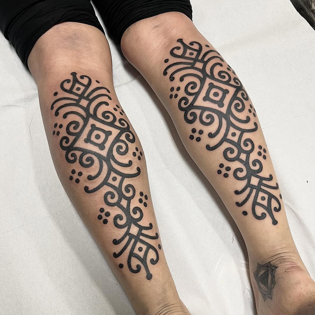 Ornamental tattoo by Cloditta