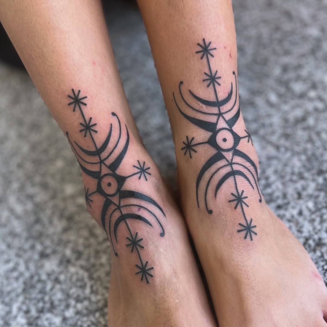 Ornamental tattoo by Cloditta