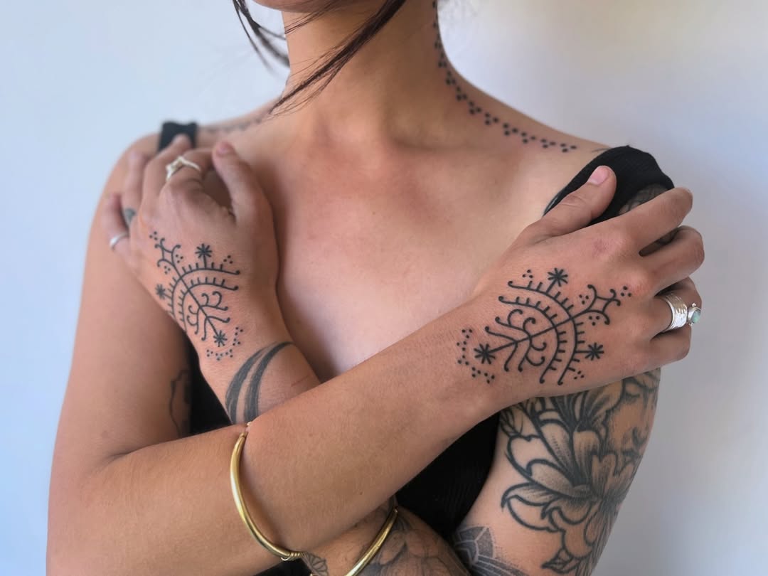 Ornamental tattoo by Cloditta
