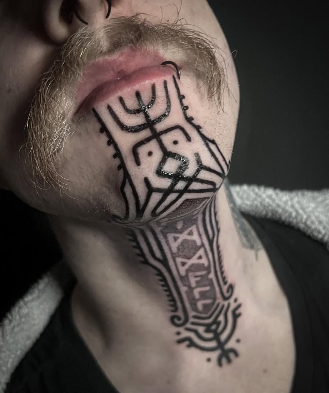 Tribal tattoo by Romeo