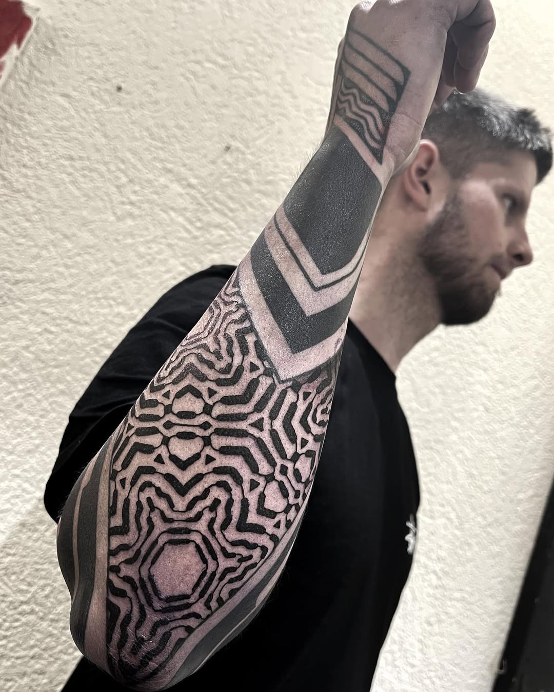 Tribal tattoo by Romeo