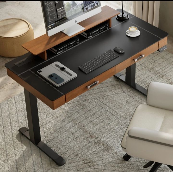 The Power of a Clean Workspace: How Minimalism Can Boost Your Productivity