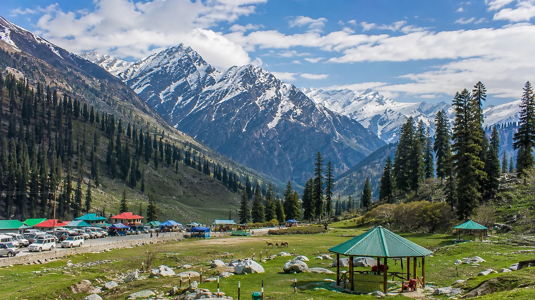 Gulaba near Manali surrounded by snow-covered mountains