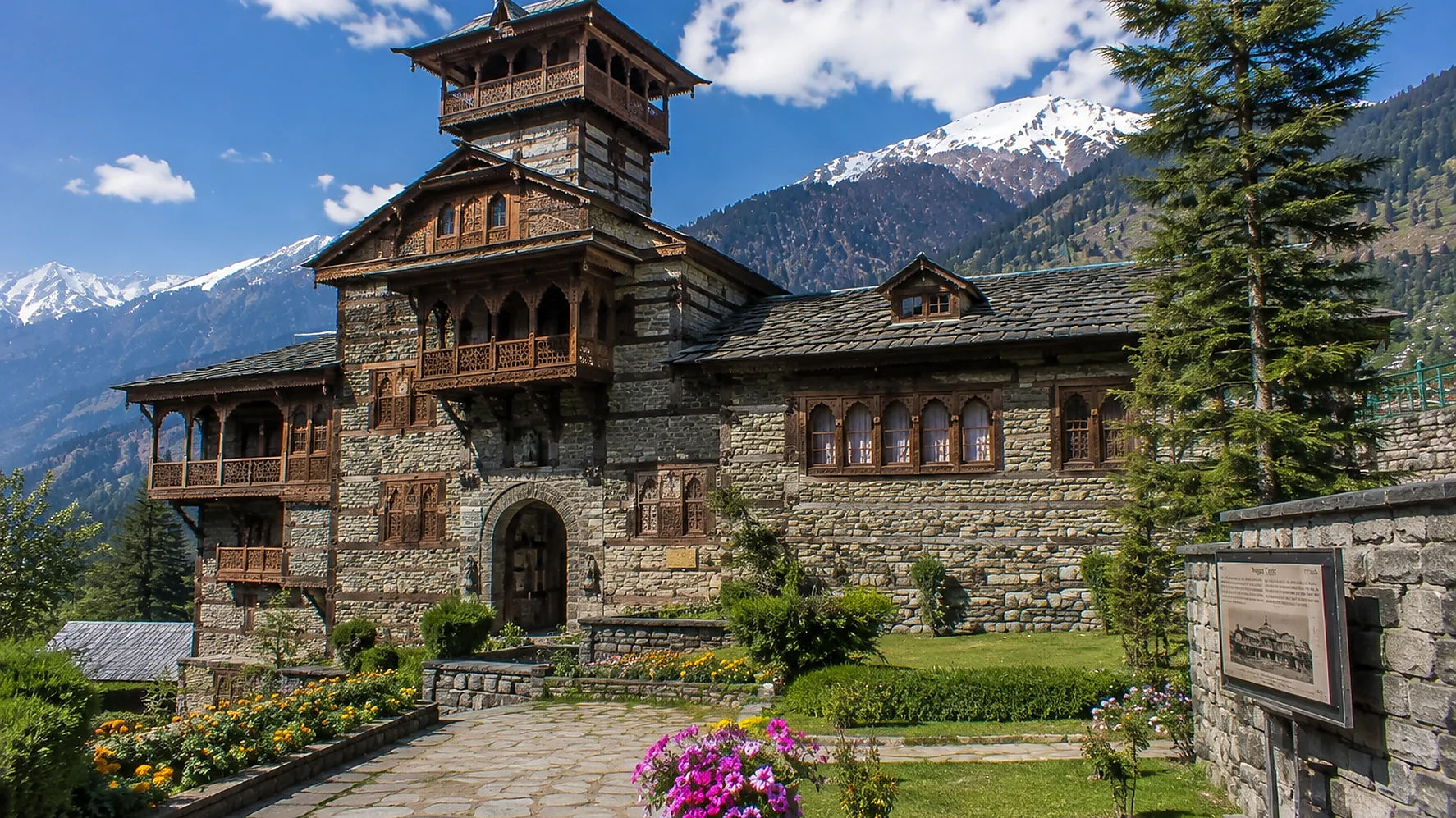 Naggar village near Manali with Himalayan mountain views
