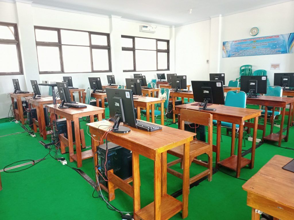 Laboratorium Komputer Universitas Nahdlatul Ulama Blitar