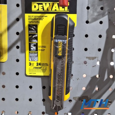 DWHT10249 มีดคัตเตอร์ Dewalt 5X Longer รูปหน้าปก