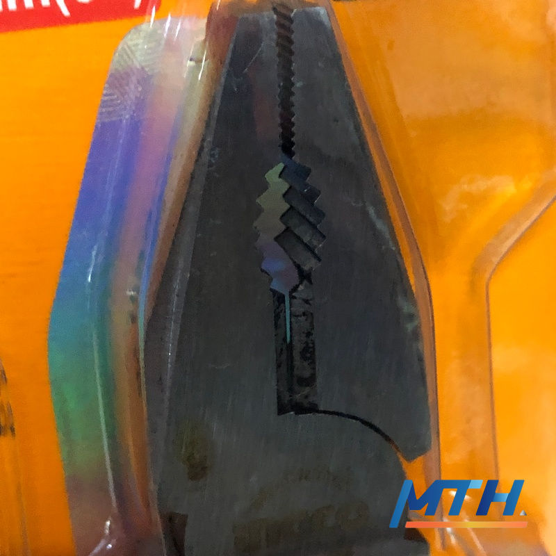 รูปภาพสินค้า คีมปากจิ้งจกหุ้ม INGCO 6" HCP08168 (แพ็คแข็ง/แขวน)