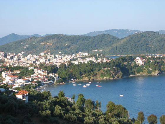 Guía de Skiathos: La isla cosmopolita de las Espóradas