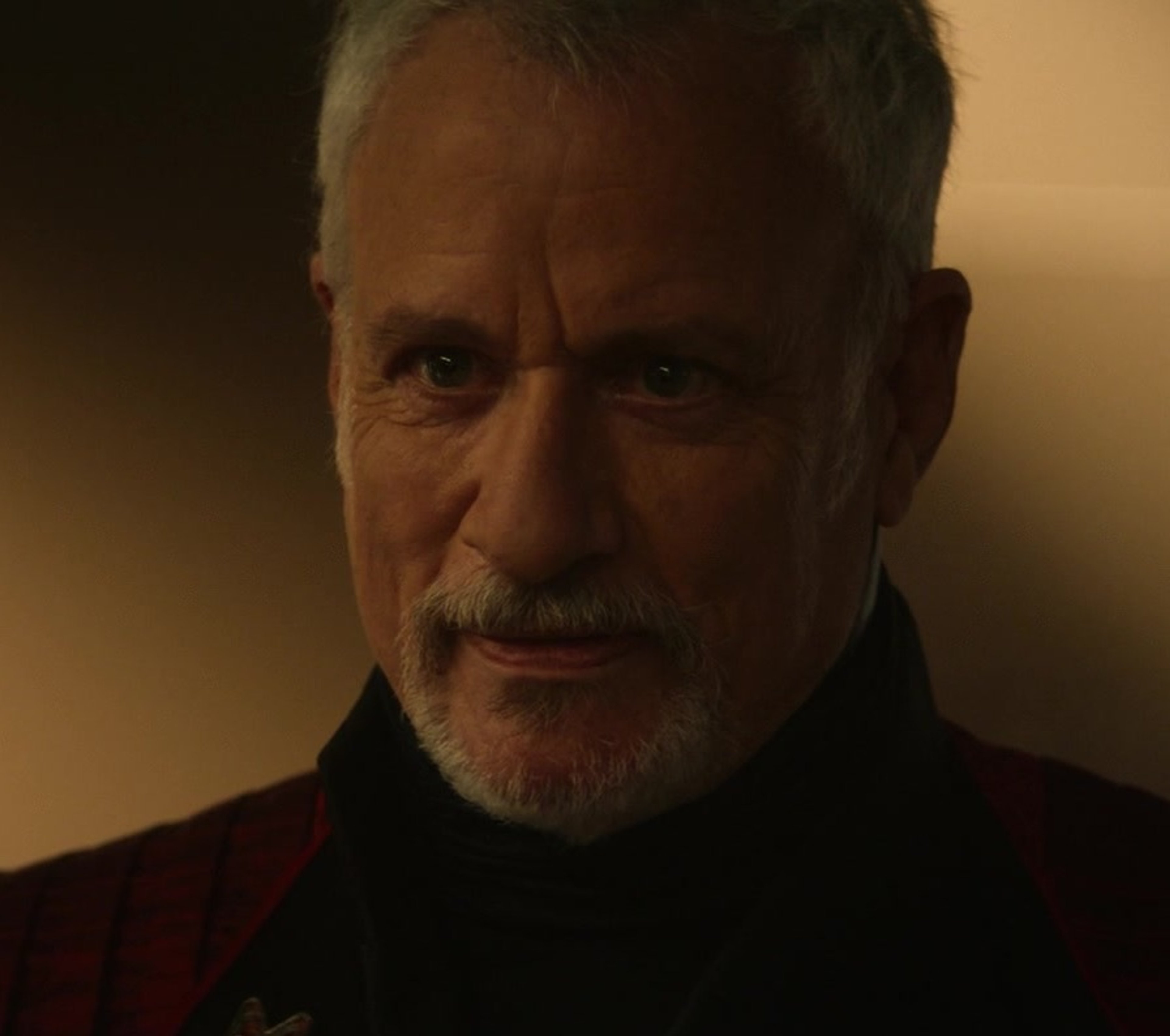 A middle-aged man in a Starfleet uniform