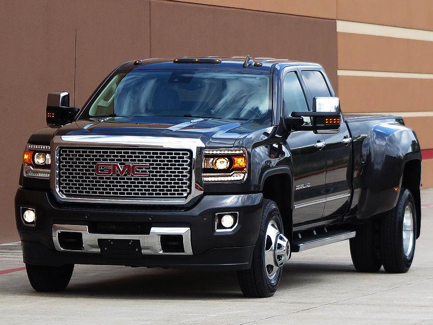 Equipped hauler 2015 GMC Sierra 3500 Denali Crew cab Crew cabs for sale