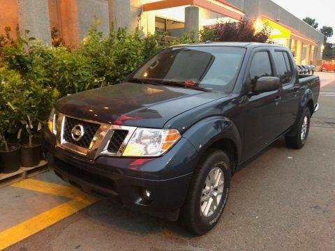 immaculate 2015 Nissan Frontier SV crew cab for sale