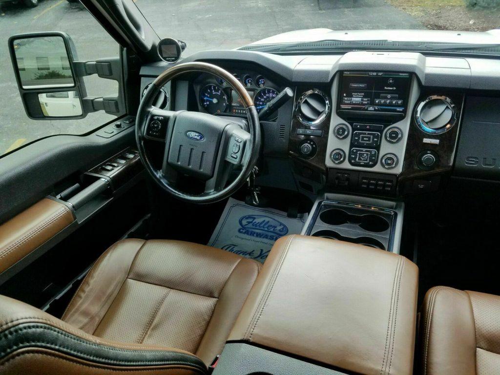 detailed 2013 Ford F 250 Platinum 4×4 crew cab