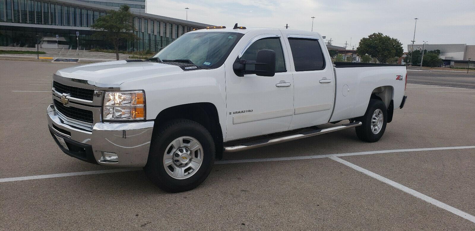 2008 Chevrolet K2500 Heavy Duty crew cab [excellent shape] Crew cabs