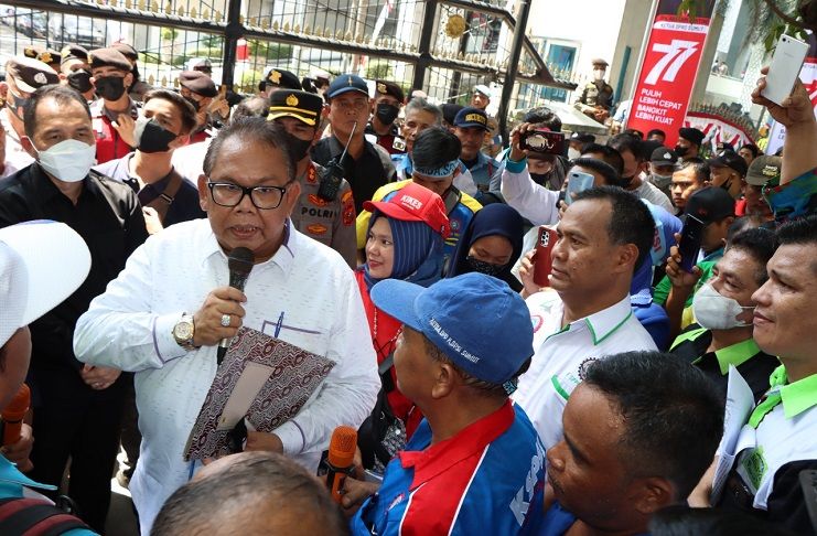 Baskami Sambangi Ratusan Masa Buruh Tuntut UU Cipta Kerja Dikaji Ulang