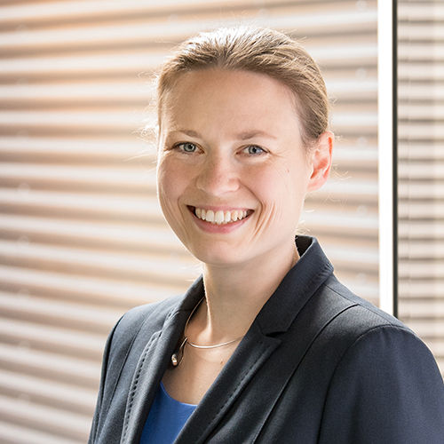 Headshot of Prof. Dr. Nicola Breugst, a middle aged woman smiling