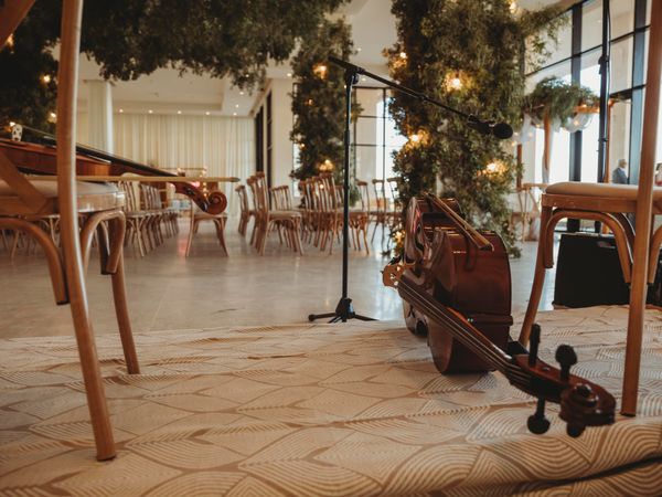 Décoration florale et scénographie pour un mariage de luxe en Tunisie