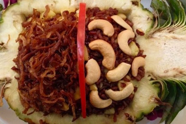 Fried Red Rice with/in Pineapple
