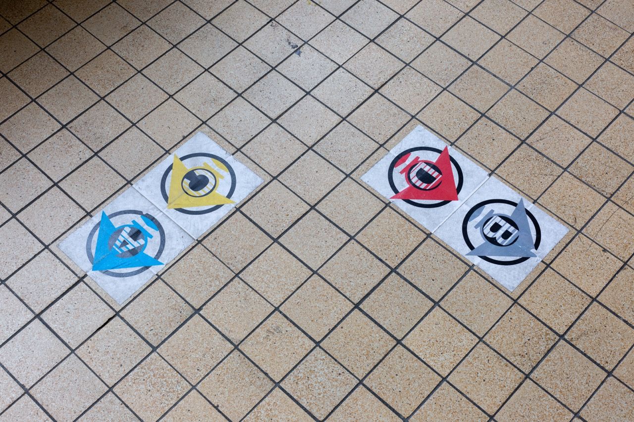 404